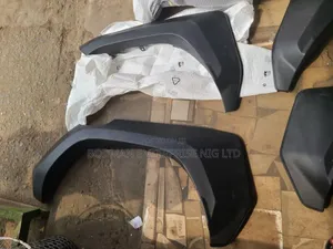 Complete Hilux Fender Paded GR Sport *, %4+