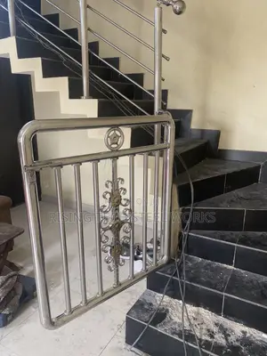 Stainless Handrail With Min Door
