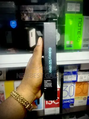 New Samsung Galaxy S22 Ultra 5G 256 GB Green