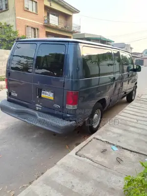 Ford E250 2006 Blue