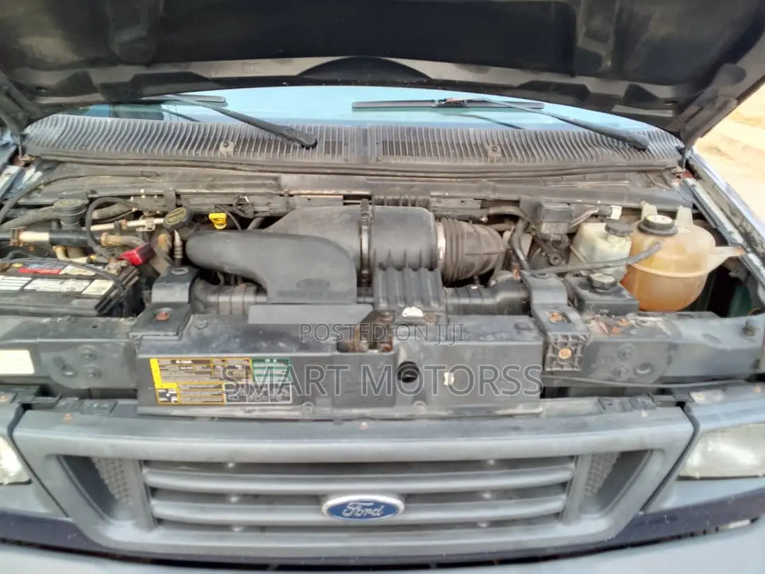 Ford E250 2006 Blue