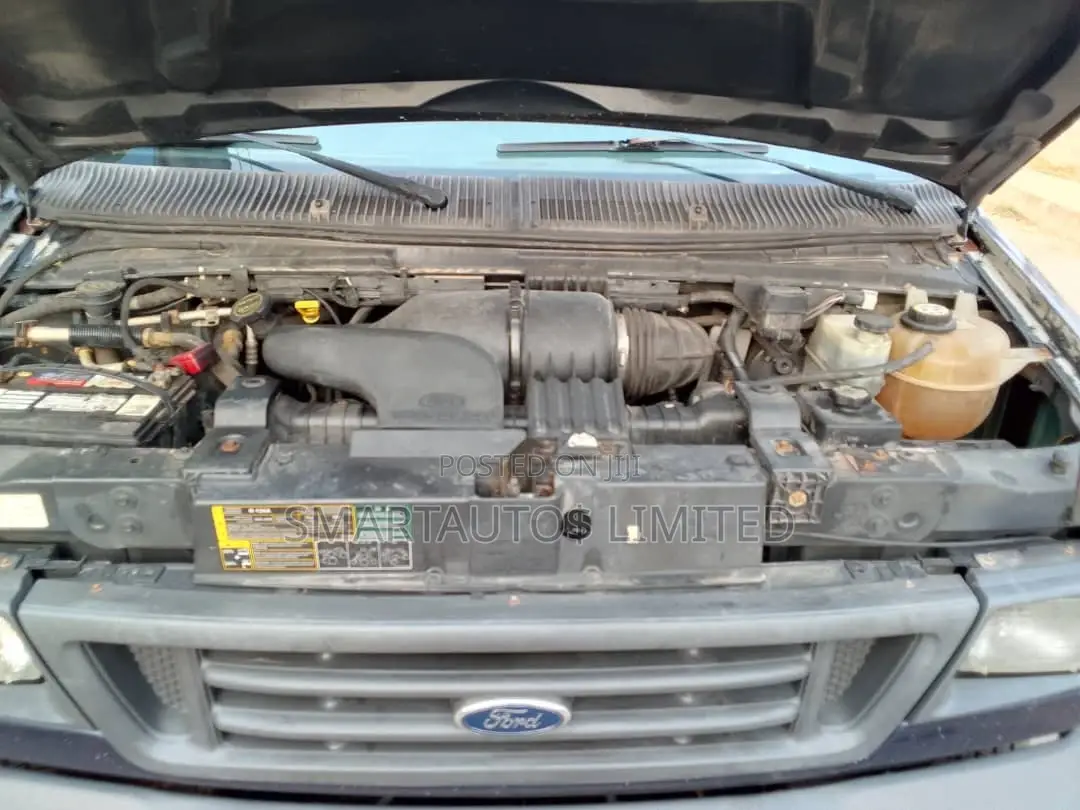 Ford E250 2006 Blue