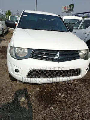 Mitsubishi L200 Double Cab 2.5 136hp 4WD 2015 White