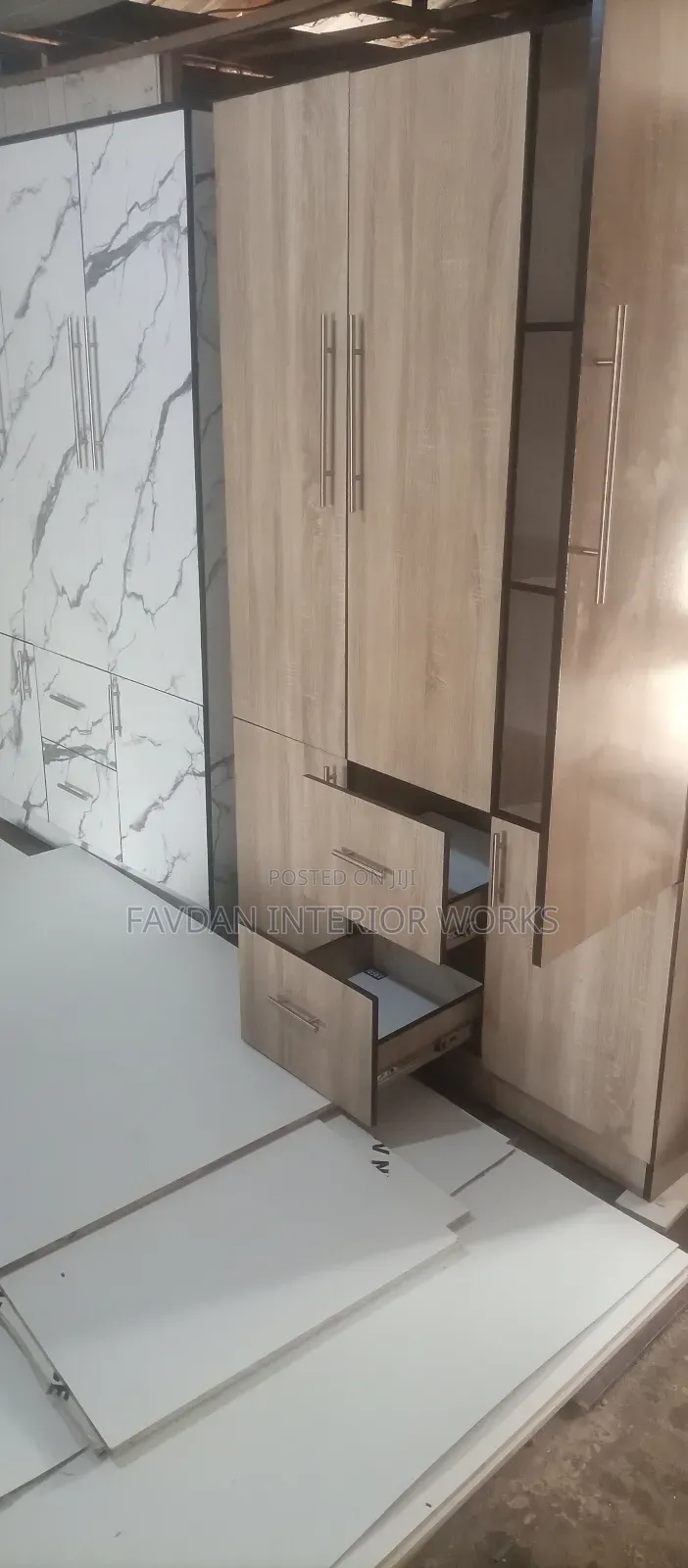 Wardrobe With Drawers