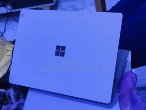 Microsoft Surface Laptop 2/1 13 Inches Screen