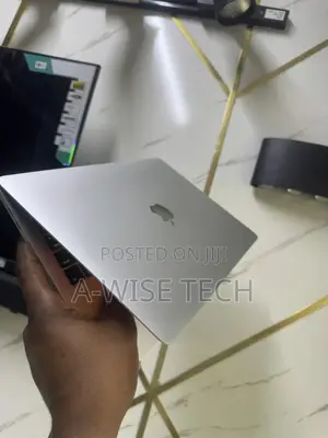 Laptop Apple MacBook Pro 2017 16GB Intel Core I5 SSD 256GB