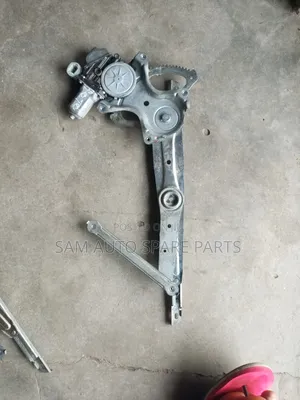 Toyota Venza Engine Glass Front Right 2015 Model