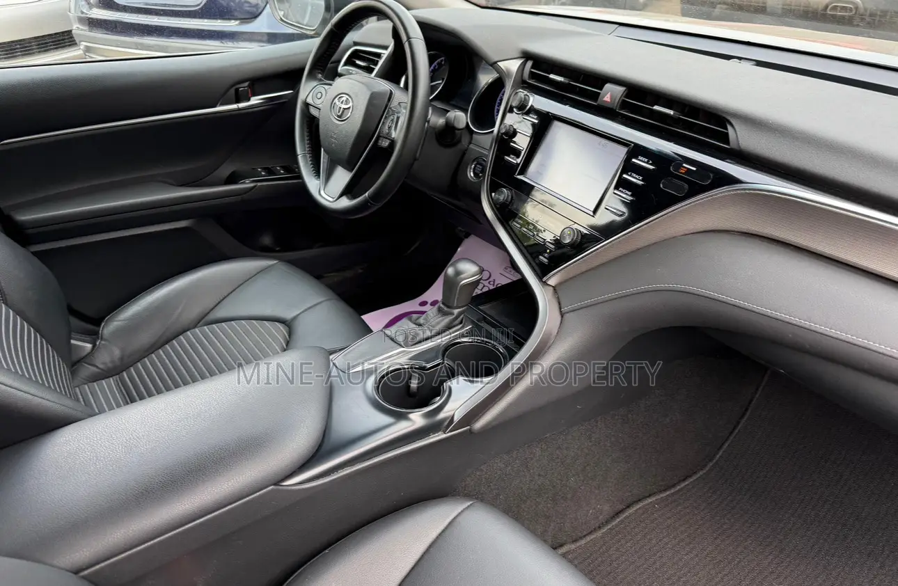 Toyota Camry 2018 Gray
