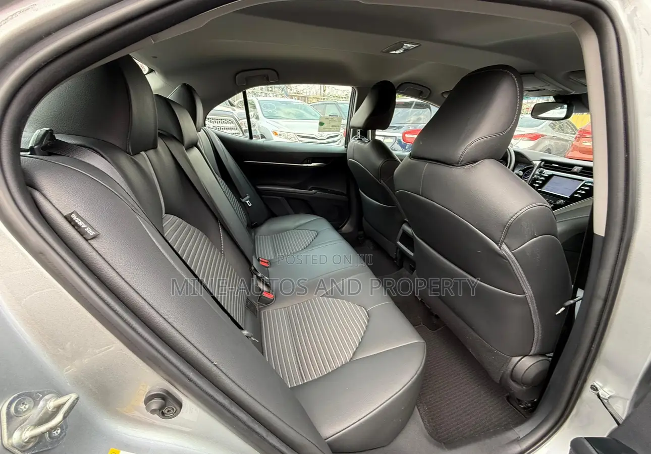 Toyota Camry 2018 Gray