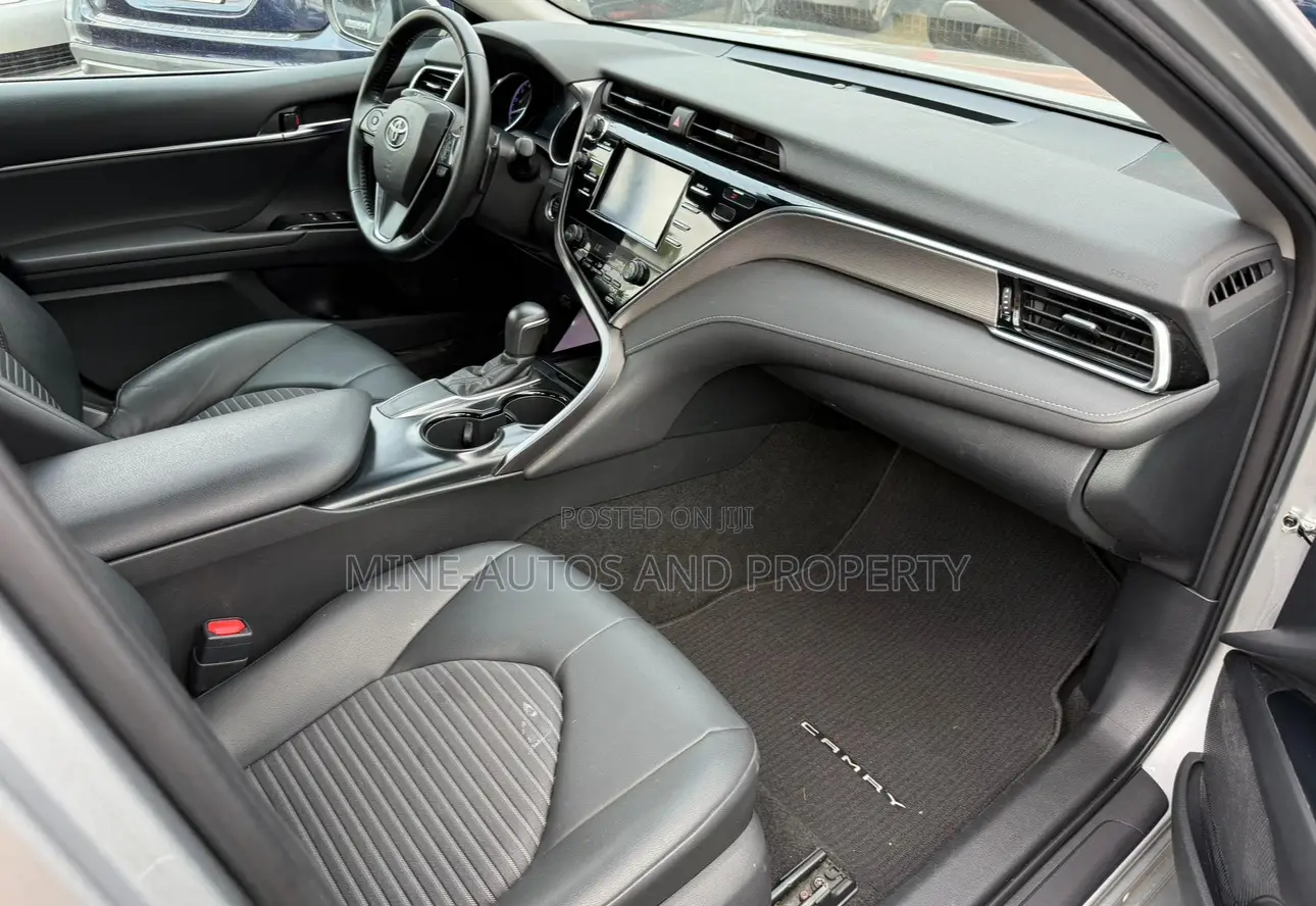 Toyota Camry 2018 Gray