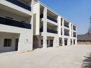 5bdrm Townhouse / Terrace in Wuye for rent