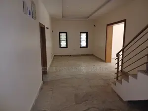 5bdrm Townhouse / Terrace in Wuye for rent