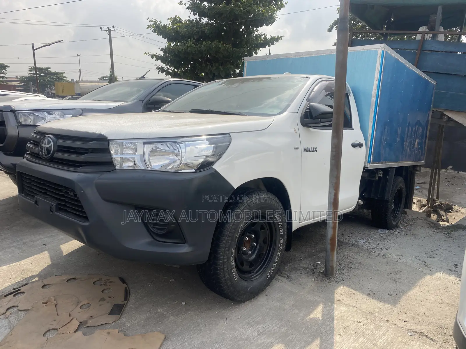 Toyota Hilux 2022 White