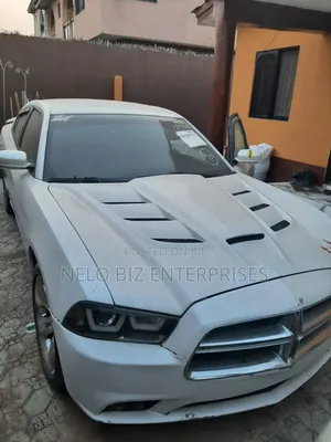 Dodge Charger SE 4dr Sedan (3.6L 6cyl 5A) 2014 White