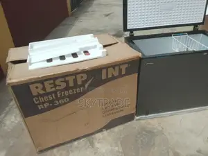 New in 300L Single Door Chest Freezer Rp-360