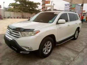 Photo - Toyota Highlander 2012 White