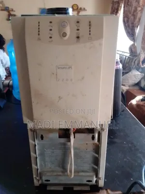 Photo - Smart Ups Model 2200