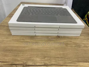 Microsoft Surface Pro 8, Pro 9 Keyboard With Slim Pen 2