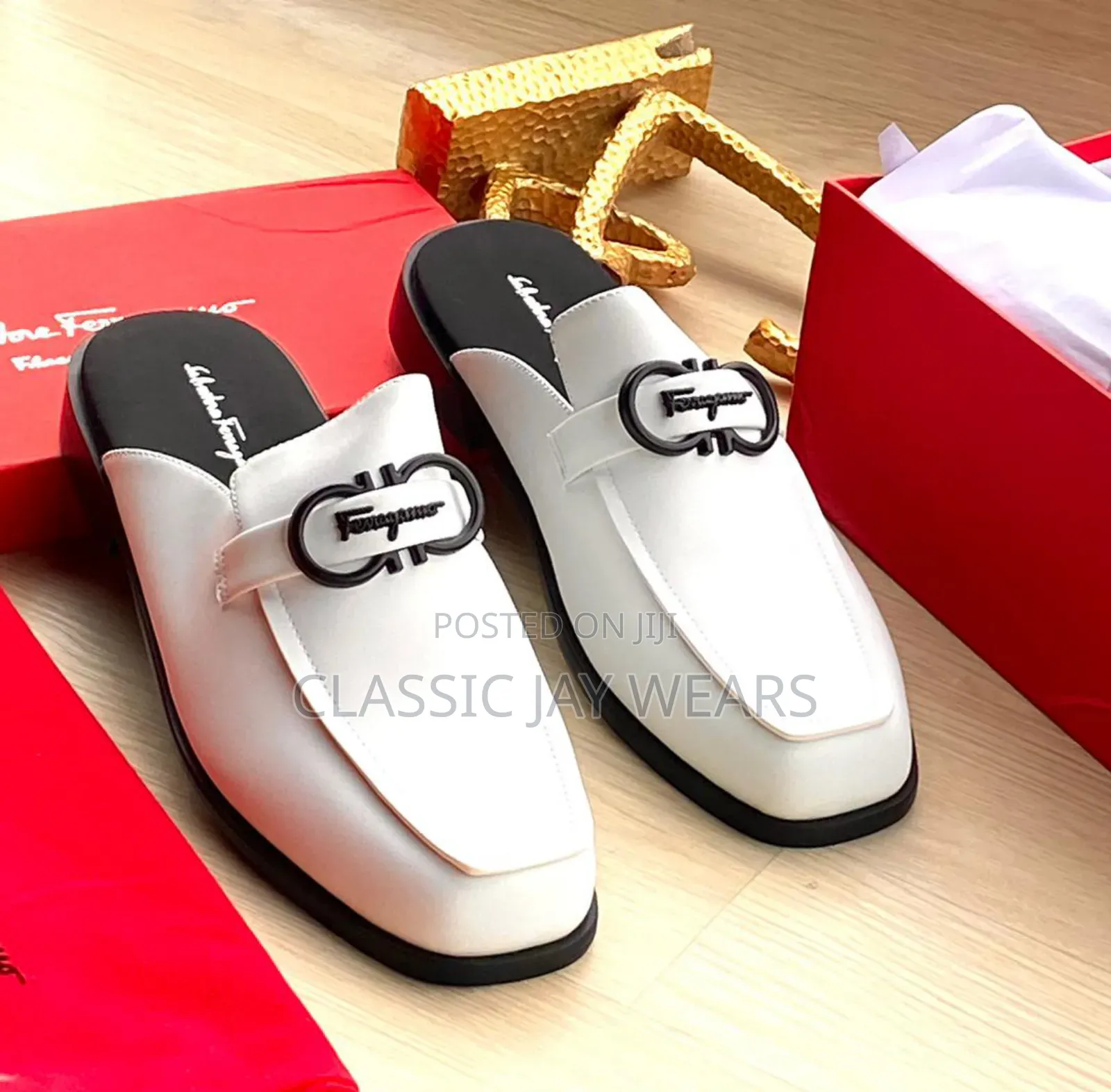 Top Quality White Ferragamo Half Shoe