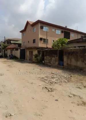 3bdrm Block of Flats in Estate, Ifako-Ijaiye for sale
