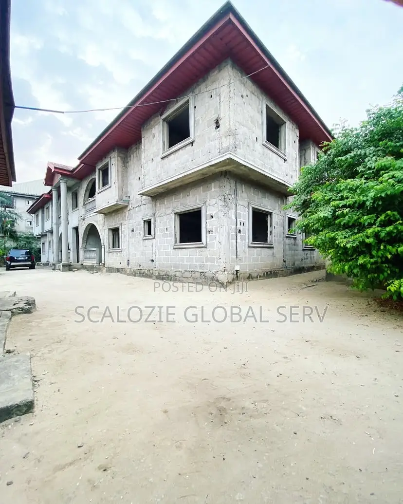 3bdrm Block of Flats in Valley View Estate, Port-Harcourt for sale