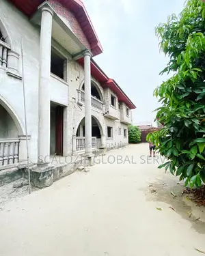 3bdrm Block of Flats in Valley View Estate, Port-Harcourt for sale