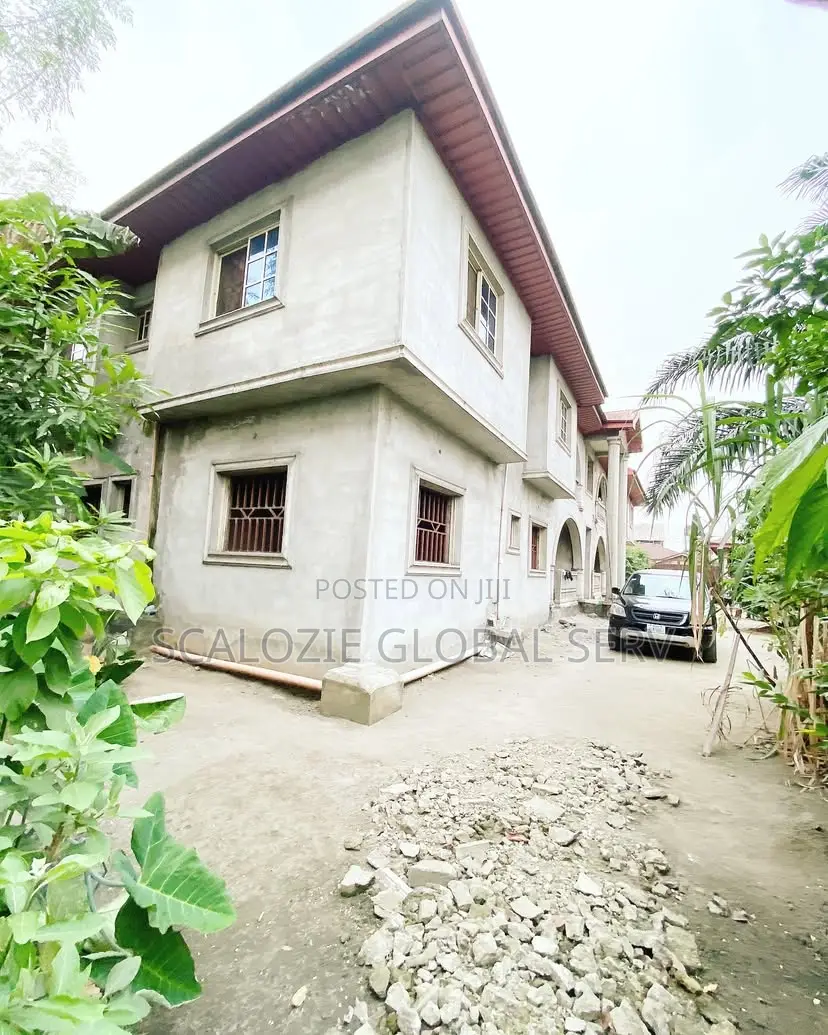 3bdrm Block of Flats in Valley View Estate, Port-Harcourt for sale