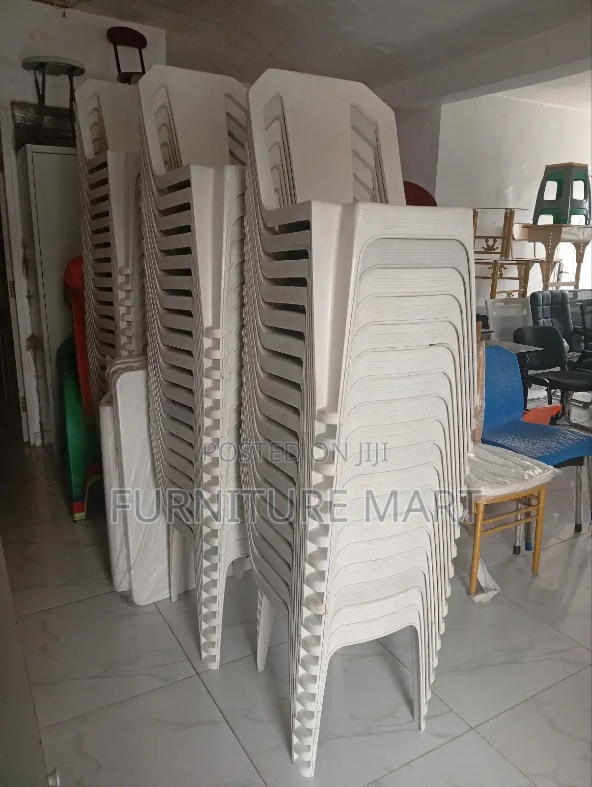 Plastic Chairs With Plastic Legs