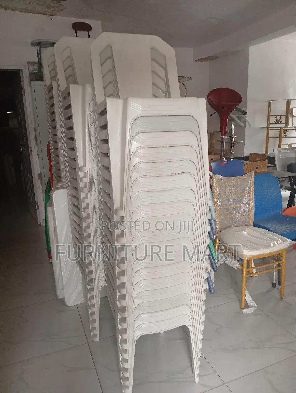 Plastic Chairs With Plastic Legs