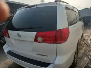 Toyota Sienna 2006 White