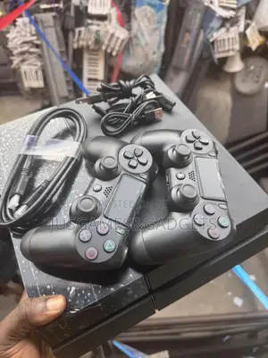 Playstation 4 Console Complete Package