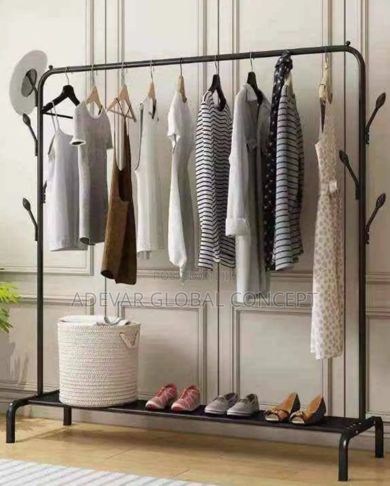 Single Pole Modern Freestanding Clothes Hanger Rack