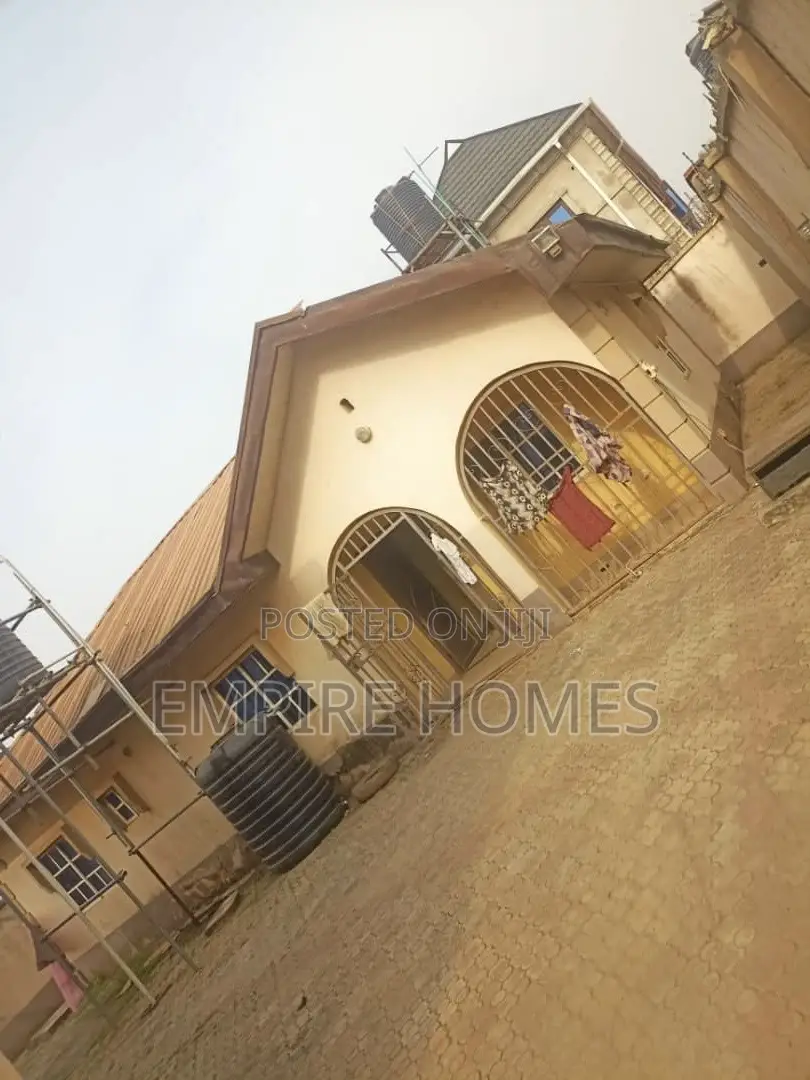 4bdrm Block of Flats in New London, Ipaja for sale