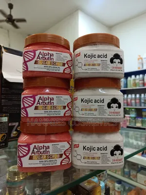 Photo - Dr Meinaier Alpha Arbutin Kojic Acid Sugar Scrub
