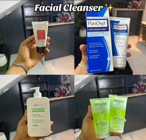 Hydrating and Treatment Facial Wash - Cosmetic Store