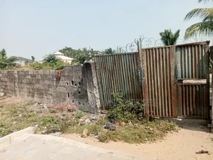 Four and Half Plots of Dry Land for Sale in Seaside Estates