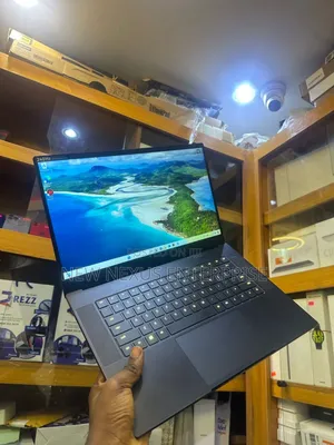 Laptop Razer Blade 6GB Nvidia SSD 1T
