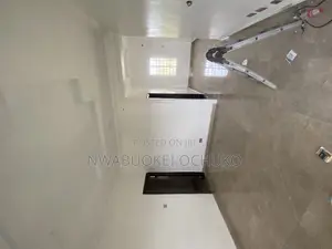 2bdrm Block of Flats in Warri for rent