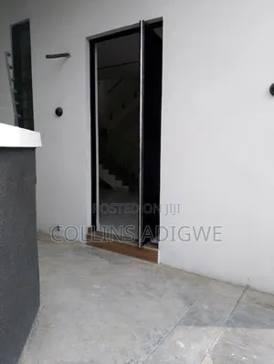 4bdrm Duplex in Chevron for rent