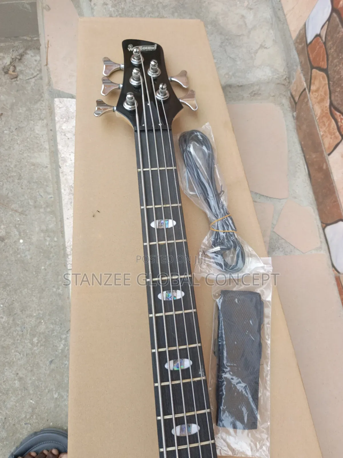 Well Sound 5 Strings Active Bass Guitar