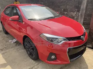 Toyota Corolla 2015 Red