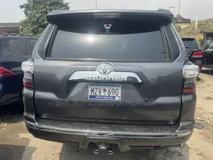 Toyota 4-Runner 2015 Gray