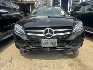 Mercedes-Benz C300 2016 Black