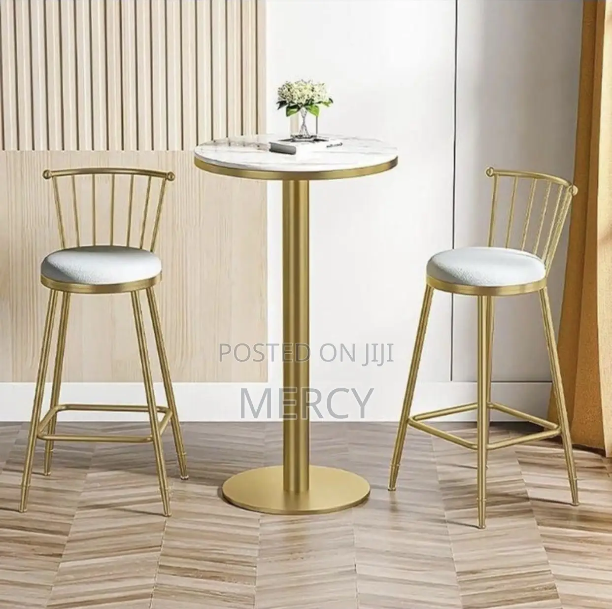 Quality Bar Stools and Table Set