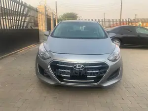 Hyundai Elantra Sport Sedan FWD (2.0L 4cyl 6A) 2016 Gray