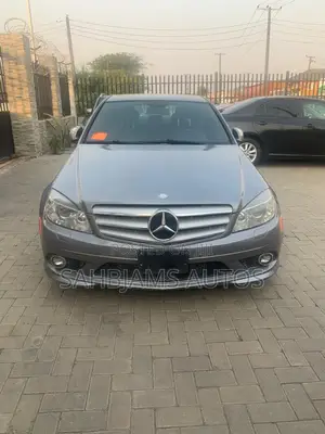 Mercedes-Benz C300 Luxury Sedan AWD (3.0L 6cyl 7A) 2009 Gray