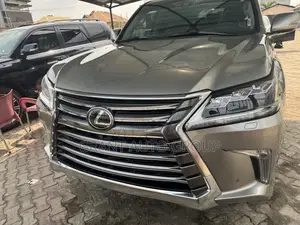 Lexus LX 570 AWD 2018 Gold