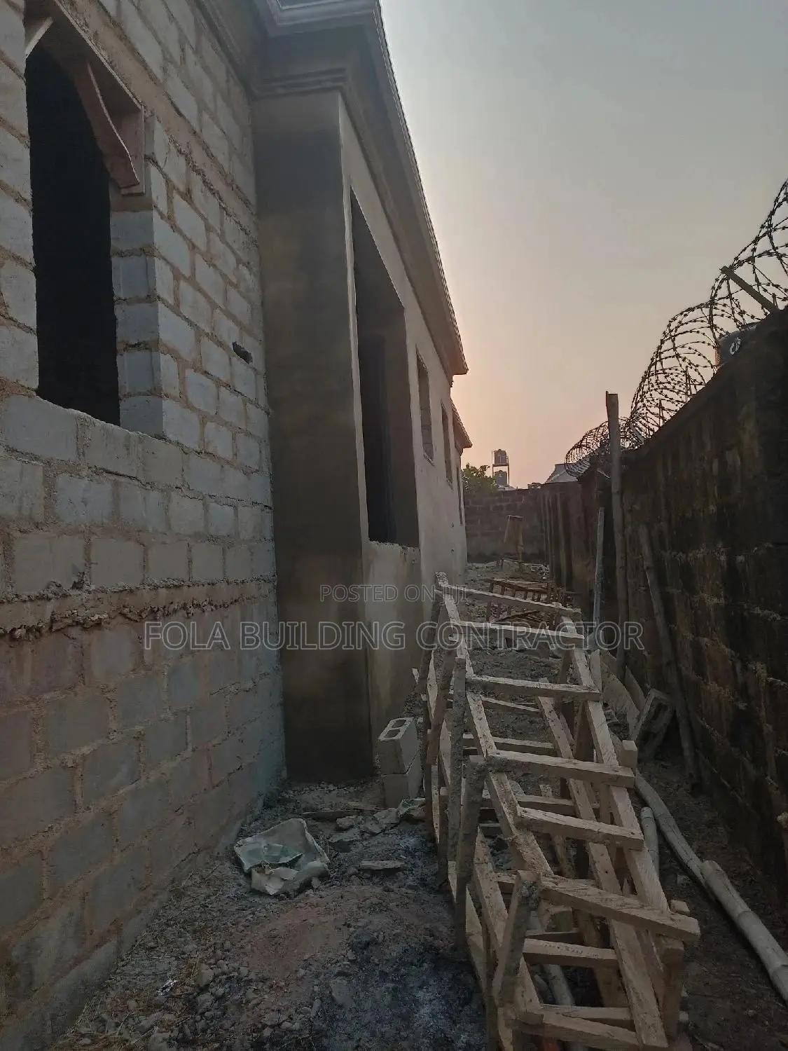 Fola Building Contractor (Bricklayer)