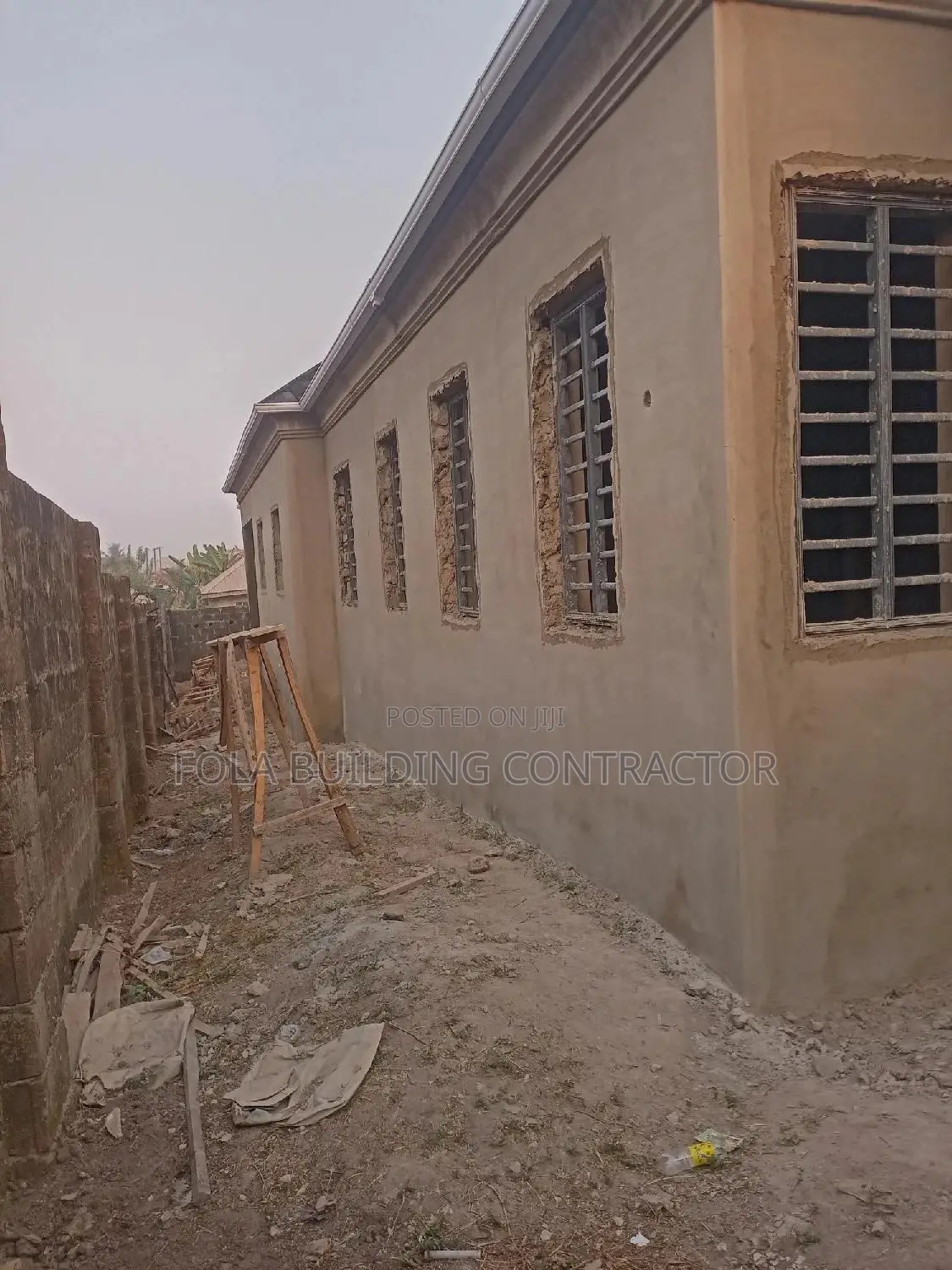 Fola Building Contractor (Bricklayer)