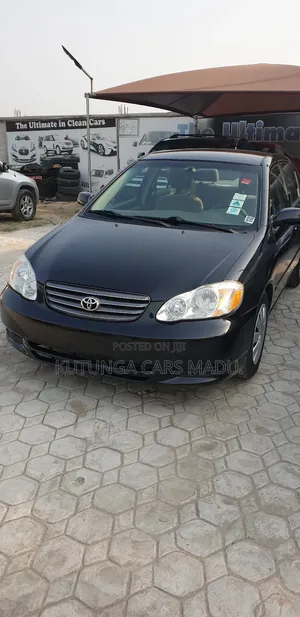 Photo - Toyota Corolla 2004 Black